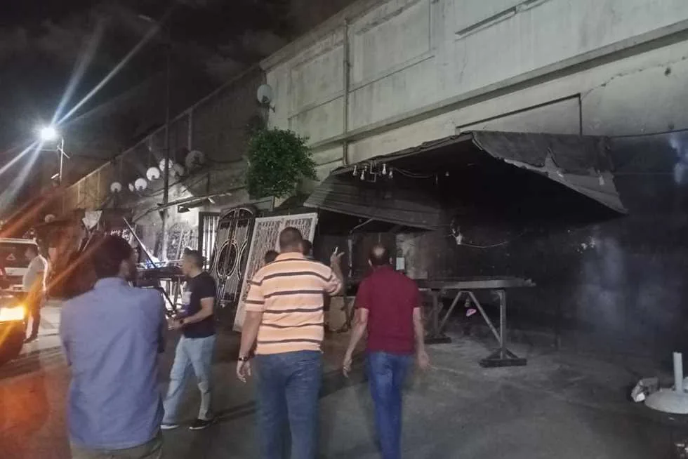 عمليات مفاجئة لـ«ابن طولون» تؤدي إلى غلق 15 ورشة وإزالة 4 منشآت مخالفة في غرب الإسكندرية (صور) عمليات مفاجئة لـ«ابن طولون» تؤدي إلى غلق 15 ورشة وإزالة 4 منشآت مخالفة في غرب الإسكندرية (صور)