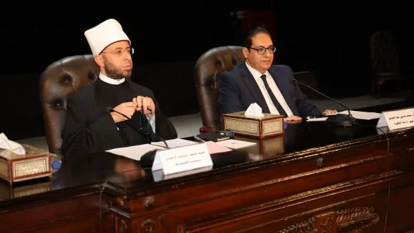 وزير الأوقاف ورئيس جامعة القاهرة يشاركان في اختتام أنشطة اليوم التثقيفي للأئمة وزير الأوقاف ورئيس جامعة القاهرة يشاركان في اختتام أنشطة اليوم التثقيفي للأئمة