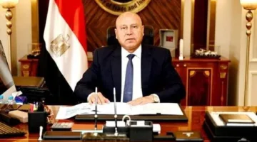 كامل الوزير يكشف عن استراتيجية لإنشاء مصانع للحديد قرب موانئ السويس
