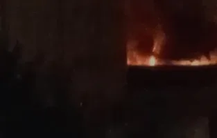 حريق كبير يشتعل في “أسواق الخير” بمدينة الشروق (صور)