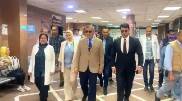 بمشاركة محافظ الإسكندرية: مصر أكتوبر تقدم تاكسي جديد للسائق المتضرر من الفيضانات.