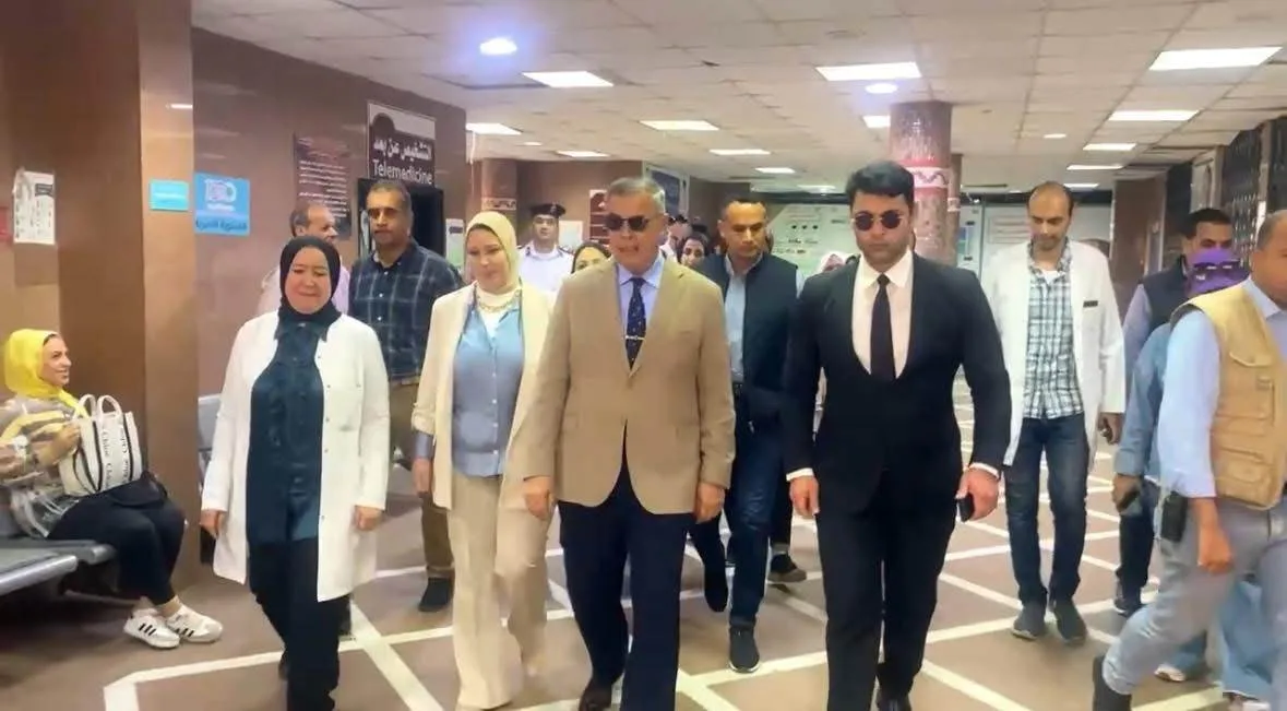 بمشاركة محافظ الإسكندرية: مصر أكتوبر تقدم تاكسي جديد للسائق المتضرر من الفيضانات. بمشاركة محافظ الإسكندرية: مصر أكتوبر تقدم تاكسي جديد للسائق المتضرر من الفيضانات.
