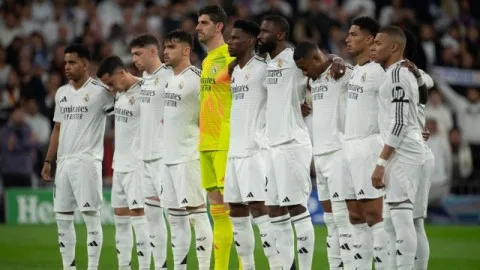 ريال مدريد يتربع على قمة تصنيف يوفا بينما يأتي برشلونة في المرتبة العاشرة. ريال مدريد يتربع على قمة تصنيف يوفا بينما يأتي برشلونة في المرتبة العاشرة.