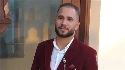 الإمساك بشخص عاطل اعتدى على موظف في مطعم كشري بالفيوم الإمساك بشخص عاطل اعتدى على موظف في مطعم كشري بالفيوم
