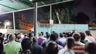 أُعدم وهو جالس في مقهى: تشييع جنازة محامي توفي على يد شاب بكفر الشيخ أُعدم وهو جالس في مقهى: تشييع جنازة محامي توفي على يد شاب بكفر الشيخ