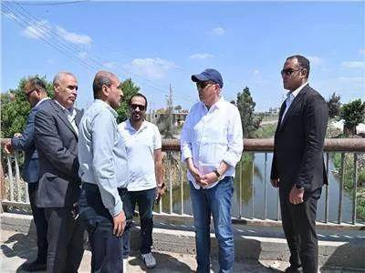 وزير الري يعفي رئيس الإدارة المركزية للموارد المائية والري في البحيرة من منصبه وزير الري يعفي رئيس الإدارة المركزية للموارد المائية والري في البحيرة من منصبه