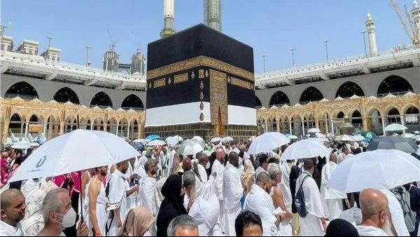 حجاج بيت الله الحرام ينطلقون إلى منى لبدء يوم التروية تحضيراً لمناسك الحج. حجاج بيت الله الحرام ينطلقون إلى منى لبدء يوم التروية تحضيراً لمناسك الحج.
