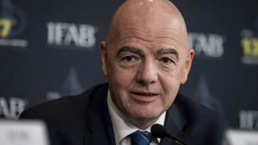 إنفانتينو يبارك لبيراميدز الفوز بدوري الأبطال ويعلن عن مشاركة السماوي في كأس العالم. إنفانتينو يبارك لبيراميدز الفوز بدوري الأبطال ويعلن عن مشاركة السماوي في كأس العالم.