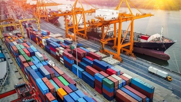 زيادة صادرات فيتنام بنسبة 14% في مايو وتحقيق أعلى فائض تجاري منذ أغسطس 2020 زيادة صادرات فيتنام بنسبة 14% في مايو وتحقيق أعلى فائض تجاري منذ أغسطس 2020