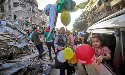أطفال غزة: لا مجال للاحتفال بالعيد في ظل الخوف والحرمان من الطعام والدماء أطفال غزة: لا مجال للاحتفال بالعيد في ظل الخوف والحرمان من الطعام والدماء