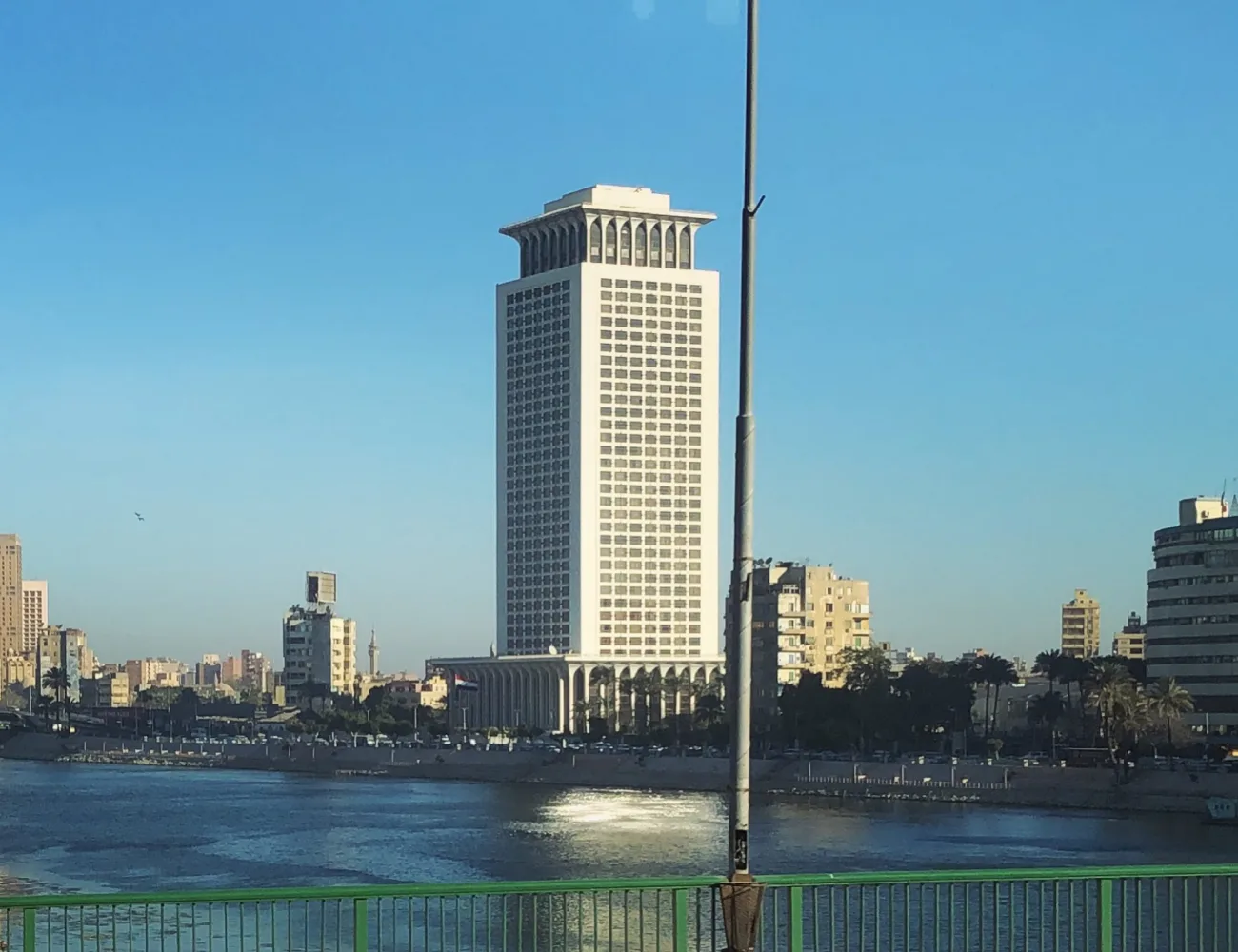 توقعات الطقس اليوم: حرارة نهارية معتدلة ليلاً والدرجة العظمى في القاهرة 33 درجة. توقعات الطقس اليوم: حرارة نهارية معتدلة ليلاً والدرجة العظمى في القاهرة 33 درجة.