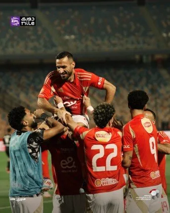 الأهلي يتوجه إلى أمريكا تحضيراً للمنافسة في كأس العالم للأندية الأهلي يتوجه إلى أمريكا تحضيراً للمنافسة في كأس العالم للأندية