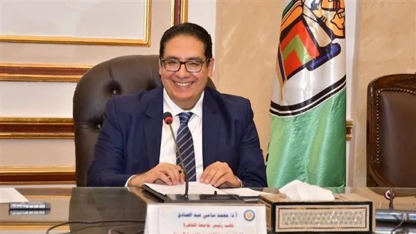 رئيس جامعة القاهرة يزور بعض الكليات لمتابعة سير الامتحانات رئيس جامعة القاهرة يزور بعض الكليات لمتابعة سير الامتحانات