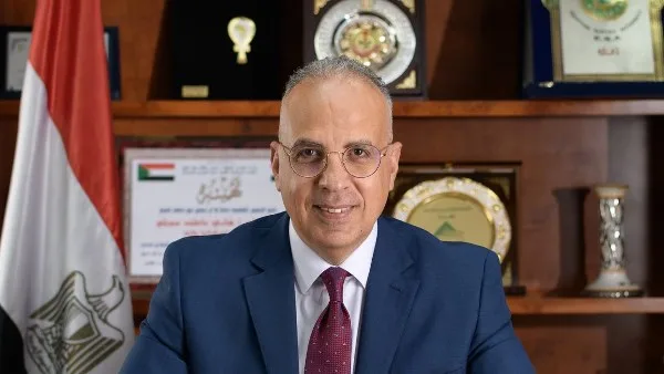 وزير الري يقرر مكافأة الفرق المتميزة في الوزارة على مستوى البلاد وزير الري يقرر مكافأة الفرق المتميزة في الوزارة على مستوى البلاد