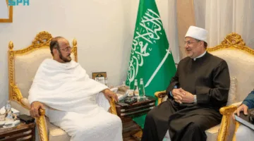 وزير الشؤون الإسلامية يلتقي بالوزير السابق للأوقاف في مصر في مشعر منى