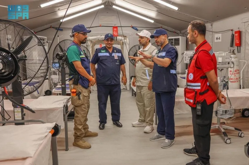 وزير الصحة يتفقد المستشفى الميداني للخدمات الطبية في مشعر عرفات وزير الصحة يتفقد المستشفى الميداني للخدمات الطبية في مشعر عرفات