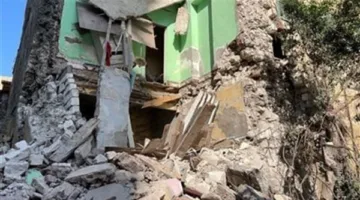 اللجنة الهندسية بشأن عقار شبرا: الانهيار تسبب في تصدعات ويتعين إخلاؤه.