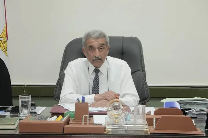مع انتهاء امتحانات الشهادة الإعدادية، وكيل التعليم في الوادي الجديد يزور لجان الخارجة مع انتهاء امتحانات الشهادة الإعدادية، وكيل التعليم في الوادي الجديد يزور لجان الخارجة
