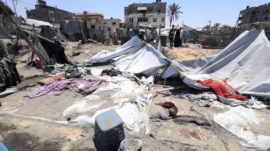 مقتل 10 فلسطينيين وجرح آخرين نتيجة قصف إسرائيلي لمدرسة تأوي نازحين في خان يونس مقتل 10 فلسطينيين وجرح آخرين نتيجة قصف إسرائيلي لمدرسة تأوي نازحين في خان يونس