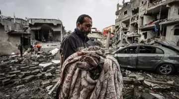 زيادة عدد ضحايا القصف الإسرائيلي لمدرسة تأوي نازحين في خان يونس إلى 20 شهيداً، من بينهم أطفال.