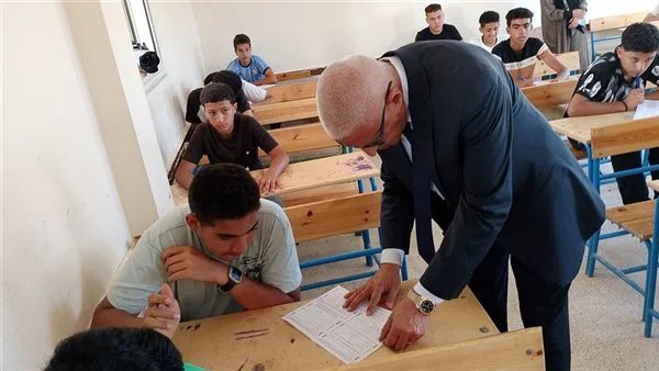 محافظ شمال سيناء يزور امتحانات الشهادة الإعدادية في العريش محافظ شمال سيناء يزور امتحانات الشهادة الإعدادية في العريش