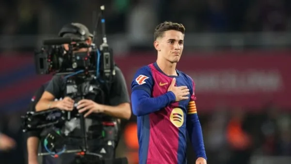 لاعب وسط برشلونة يوضح رأيه بشأن الانتقال إلى باريس سان جيرمان لاعب وسط برشلونة يوضح رأيه بشأن الانتقال إلى باريس سان جيرمان
