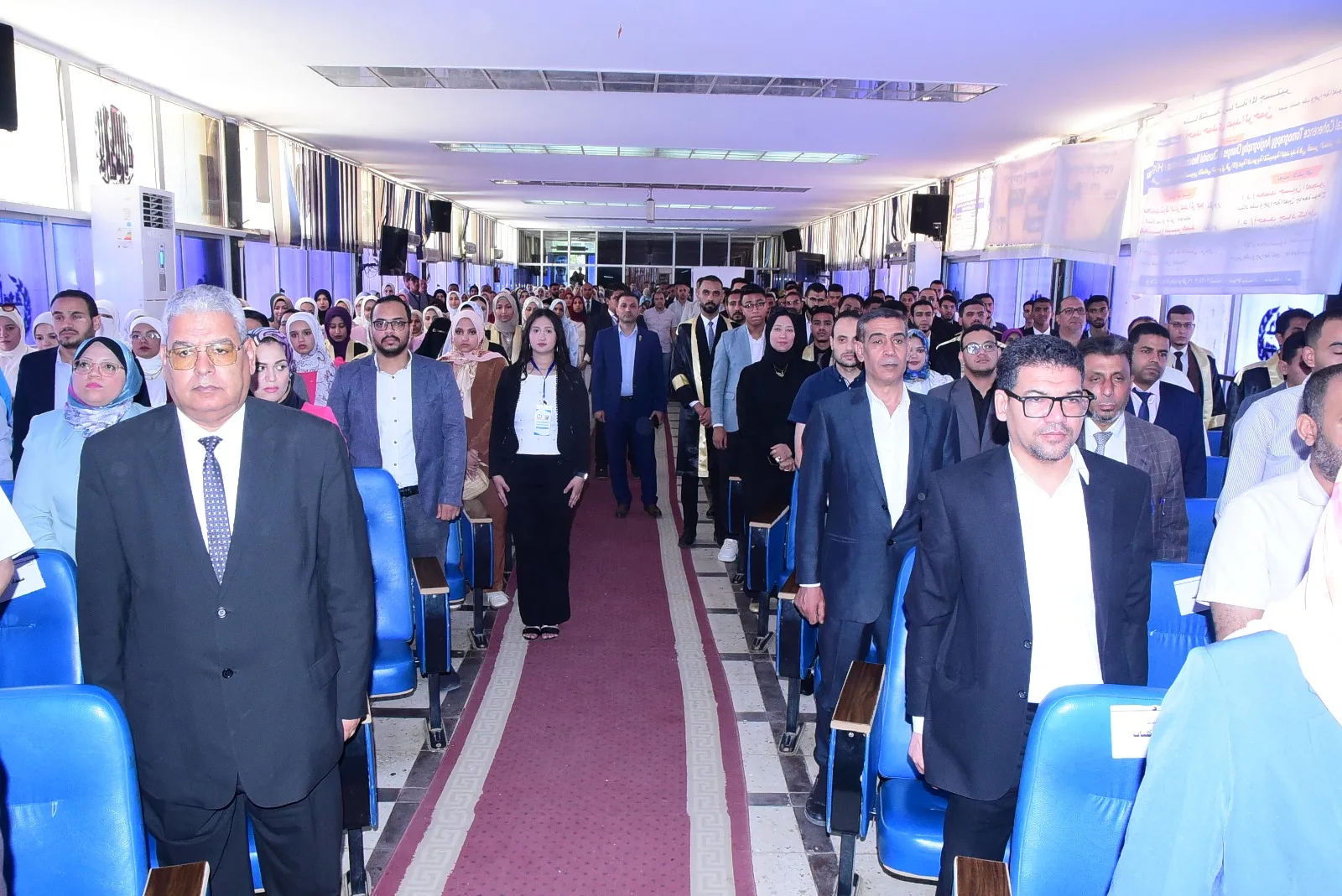 رئيس جامعة سوهاج يحضر أول مؤتمر للأبحاث الطلابية في كلية العلوم رئيس جامعة سوهاج يحضر أول مؤتمر للأبحاث الطلابية في كلية العلوم