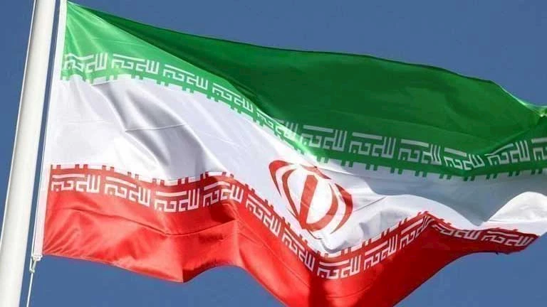 إيران تحتجز مشرفاً لصفحة تدعم نتنياهو وتقوم بنقله إلى طهران إيران تحتجز مشرفاً لصفحة تدعم نتنياهو وتقوم بنقله إلى طهران