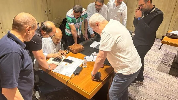 أسامة عمارة: تعزيز جهود غرفة الشركات لتوزيع تصاريح السائقين بالتعاون مع “نسك” استعداداً للتصعيد أسامة عمارة: تعزيز جهود غرفة الشركات لتوزيع تصاريح السائقين بالتعاون مع “نسك” استعداداً للتصعيد