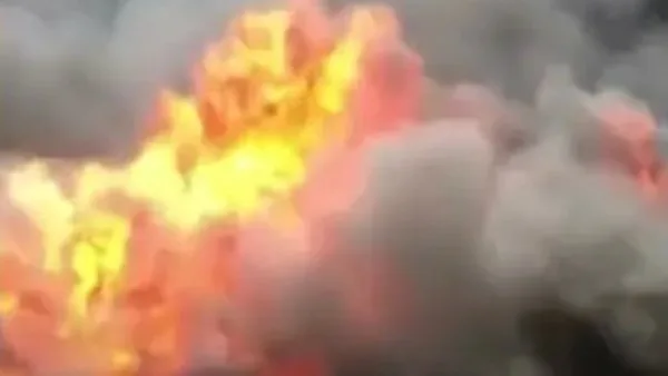 مقتل سوري وجرح ثلاثة آخرين في حريق كبير بمحطة وقود في لبنان