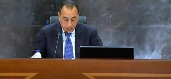 مدبولي: لدينا العديد من شركات الحديد والصلب، سواء كانت مملوكة للدولة أو للقطاع الخاص. مدبولي: لدينا العديد من شركات الحديد والصلب، سواء كانت مملوكة للدولة أو للقطاع الخاص.