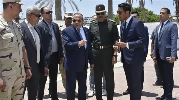 محافظ بورسعيد وقائد الجيش الثاني يقومان بزيارة مقابر الشهداء بعد انتهاء أعمال تطويرها محافظ بورسعيد وقائد الجيش الثاني يقومان بزيارة مقابر الشهداء بعد انتهاء أعمال تطويرها
