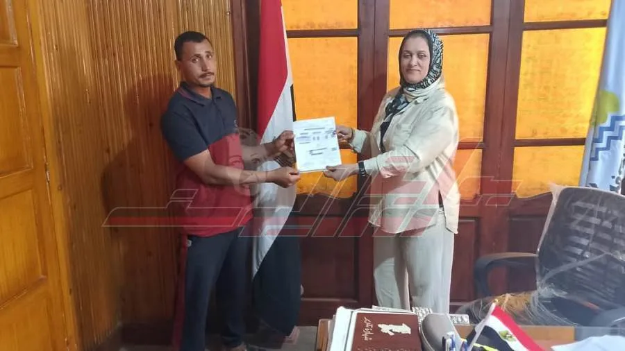 تسليم استمارات 8 للتصالح في مخالفات البناء ببيلا في كفر الشيخ تسليم استمارات 8 للتصالح في مخالفات البناء ببيلا في كفر الشيخ