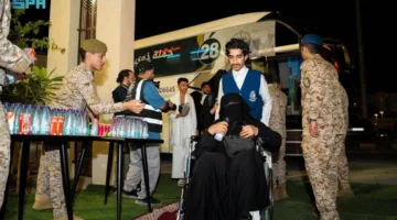 وزارة الدفاع تستقبل أسر الشهداء والمصابين في عمليات “عاصفة الحزم” و”إعادة الأمل” لأداء مناسك الحج هذا العام.