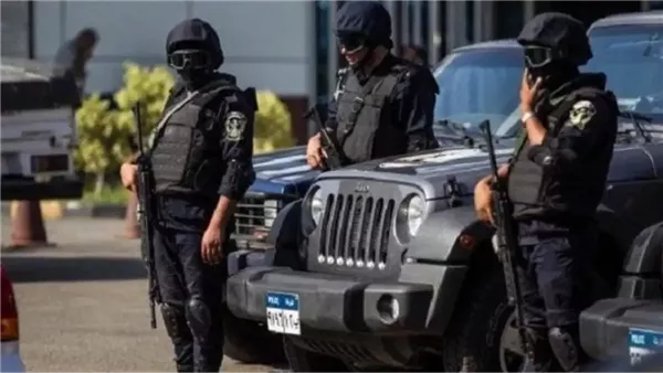 حقيقة الفيديو الذي يظهر اعتداء شرطي على مواطن في الإسكندرية حقيقة الفيديو الذي يظهر اعتداء شرطي على مواطن في الإسكندرية