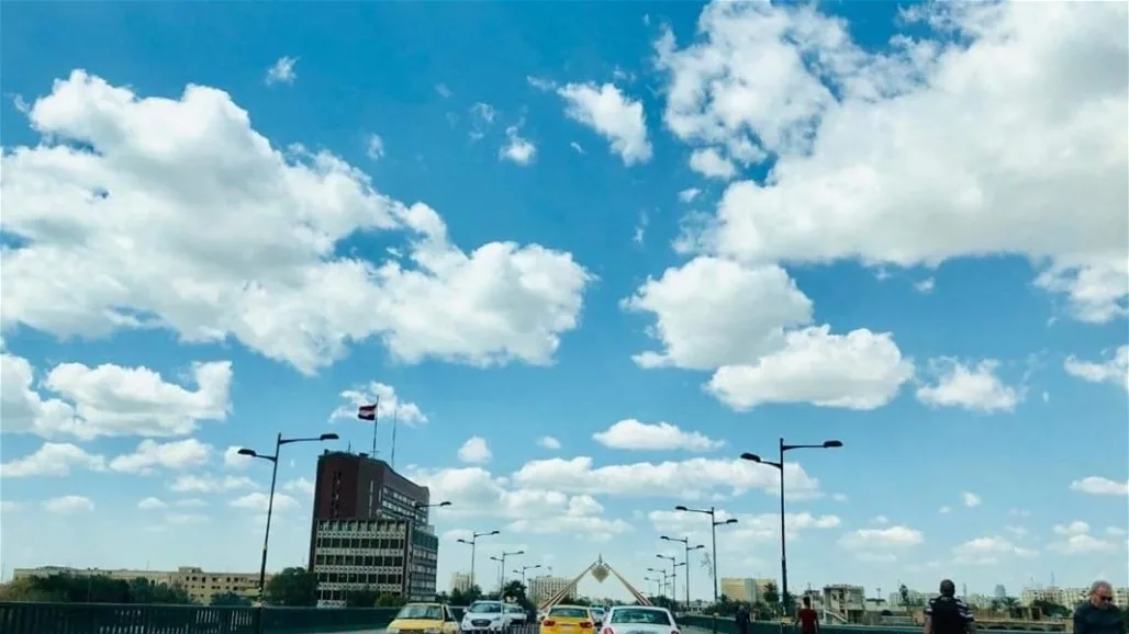 ليس زائراً غير مرحب به.. ارتفاع في الحرارة والرطوبة خلال العيد والبصرة تستهل صيفها بالشرجي. ليس زائراً غير مرحب به.. ارتفاع في الحرارة والرطوبة خلال العيد والبصرة تستهل صيفها بالشرجي.