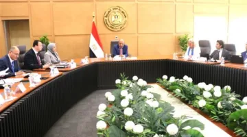 وزير الكهرباء يناقش مع وفد من المفوضية الأوروبية آليات التعاون في مجالات الطاقة المتجددة