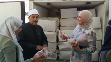 وزارة الأوقاف تقدم لحومًا ومواد غذائية لمحافظة الإسماعيلية لتوزيعها على الأسر المستحقة للرعاية.