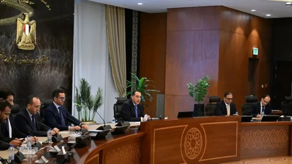 مدبولي لصدى البلد: التجربة أثبتت أن القطاع الخاص يتمتع بكفاءة أعلى في إدارة وتشغيل العمليات. مدبولي لصدى البلد: التجربة أثبتت أن القطاع الخاص يتمتع بكفاءة أعلى في إدارة وتشغيل العمليات.
