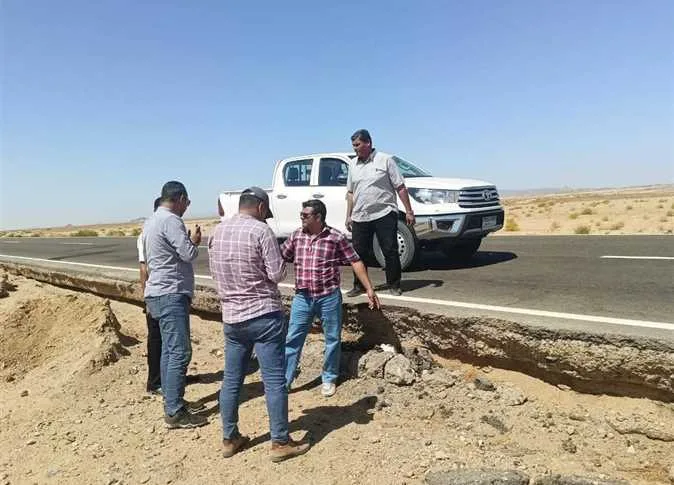 استعدادًا لمواجهة السيول.. لجنة فنية توصي بتحسين مستوى مراكز الإغاثة وإجراء أعمال التكسيات في البحر الأحمر استعدادًا لمواجهة السيول.. لجنة فنية توصي بتحسين مستوى مراكز الإغاثة وإجراء أعمال التكسيات في البحر الأحمر