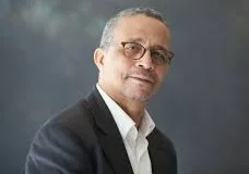 الكاتب ياسمينة خضرا يطلب من الرئيس الجزائري الإفراج عن صنصال