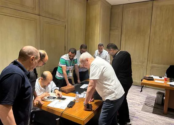 توزيع بطاقات «نسك» وتصاريح دخول المشاعر على سائقي سيارات الحج البري توزيع بطاقات «نسك» وتصاريح دخول المشاعر على سائقي سيارات الحج البري