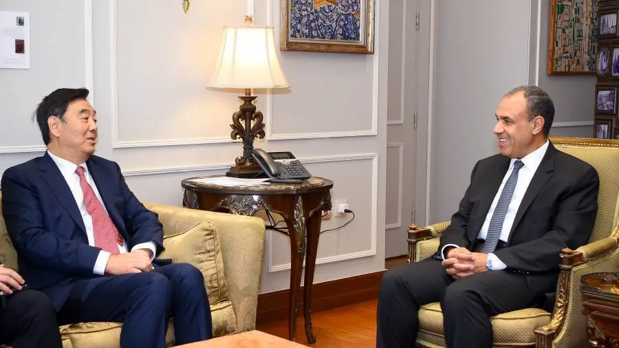 وزير الخارجية يجتمع بالمبعوث الخاص للحكومة الصينية للشرق الأوسط وزير الخارجية يجتمع بالمبعوث الخاص للحكومة الصينية للشرق الأوسط