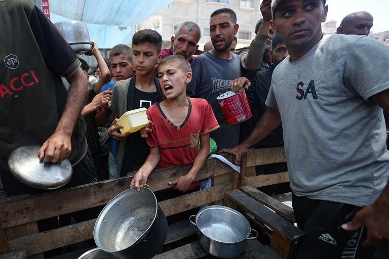 غزة: مقتل 100 شخص والأمم المتحدة تندد بـ “خيارات متعمدة” لإنهاء الحياة غزة: مقتل 100 شخص والأمم المتحدة تندد بـ “خيارات متعمدة” لإنهاء الحياة