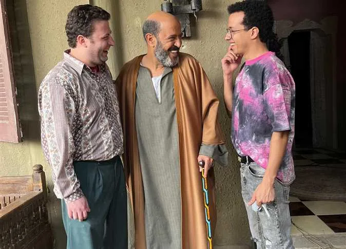 «من يعرف ما الذي نقوم به؟».. أشرف عبدالباقي يسأل جمهوره من كواليس «السادة الأفاضل» «من يعرف ما الذي نقوم به؟».. أشرف عبدالباقي يسأل جمهوره من كواليس «السادة الأفاضل»