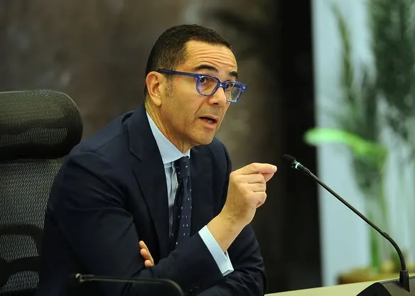 حسن الخطيب: إطلاق منصة تراخيص الاستثمار يمثل تحولاً كبيراً في تسريع الإجراءات وتعزيز بيئة الأعمال. حسن الخطيب: إطلاق منصة تراخيص الاستثمار يمثل تحولاً كبيراً في تسريع الإجراءات وتعزيز بيئة الأعمال.