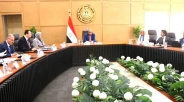 وزير الكهرباء discusses ways to support and strengthen partnership and cooperation with a European Commission delegation in the fields of electricity and renewable energy.