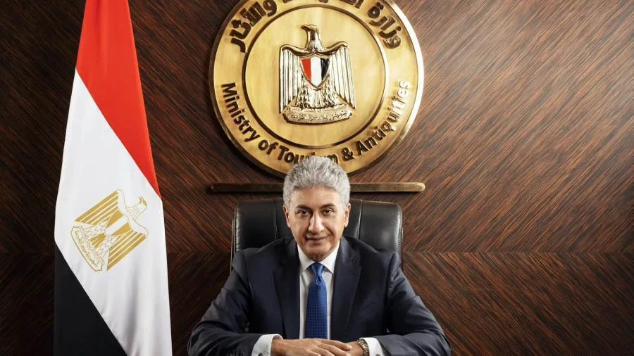 وزير السياحة والآثار يستمر في متابعة الاستعدادات النهائية لنقل حجاج السياحة إلى عرفات وزير السياحة والآثار يستمر في متابعة الاستعدادات النهائية لنقل حجاج السياحة إلى عرفات