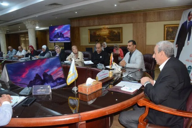 محافظ الغربية يعقد اجتماعًا شاملًا لمتابعة تطبيق قرارات هدم المباني المهددة بالسقوط محافظ الغربية يعقد اجتماعًا شاملًا لمتابعة تطبيق قرارات هدم المباني المهددة بالسقوط
