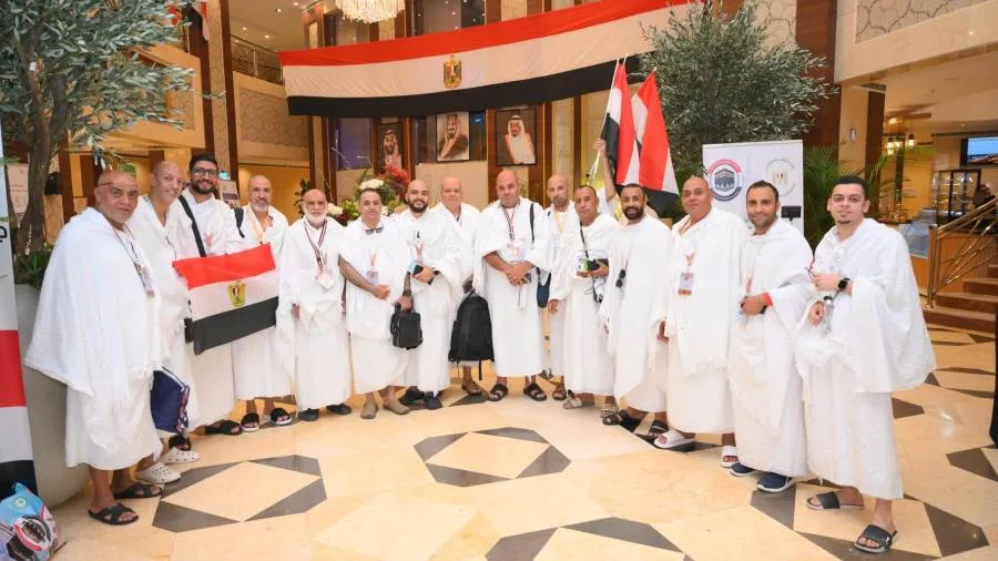 انطلاق تصعيد حجاج الجمعيات الأهلية إلى منطقة عرفات انطلاق تصعيد حجاج الجمعيات الأهلية إلى منطقة عرفات